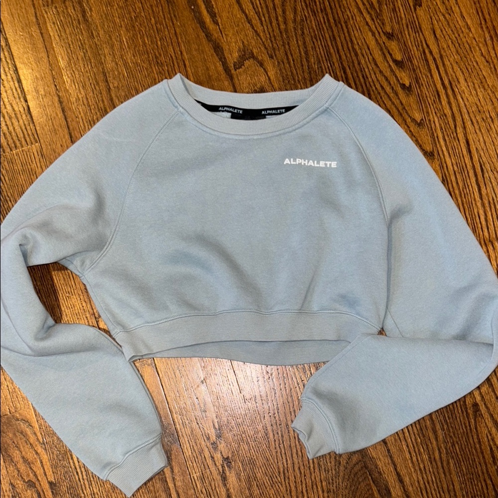 Alphalete Women's Gray Cropped Sweatshirt